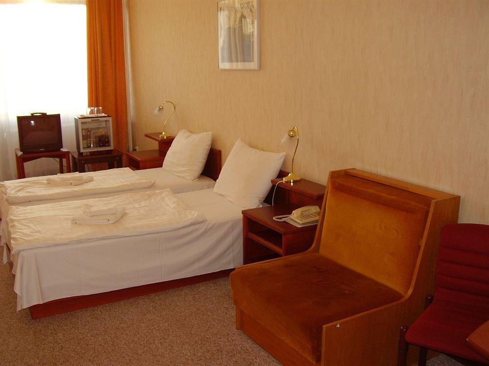 Hotel Esztergom Room photo